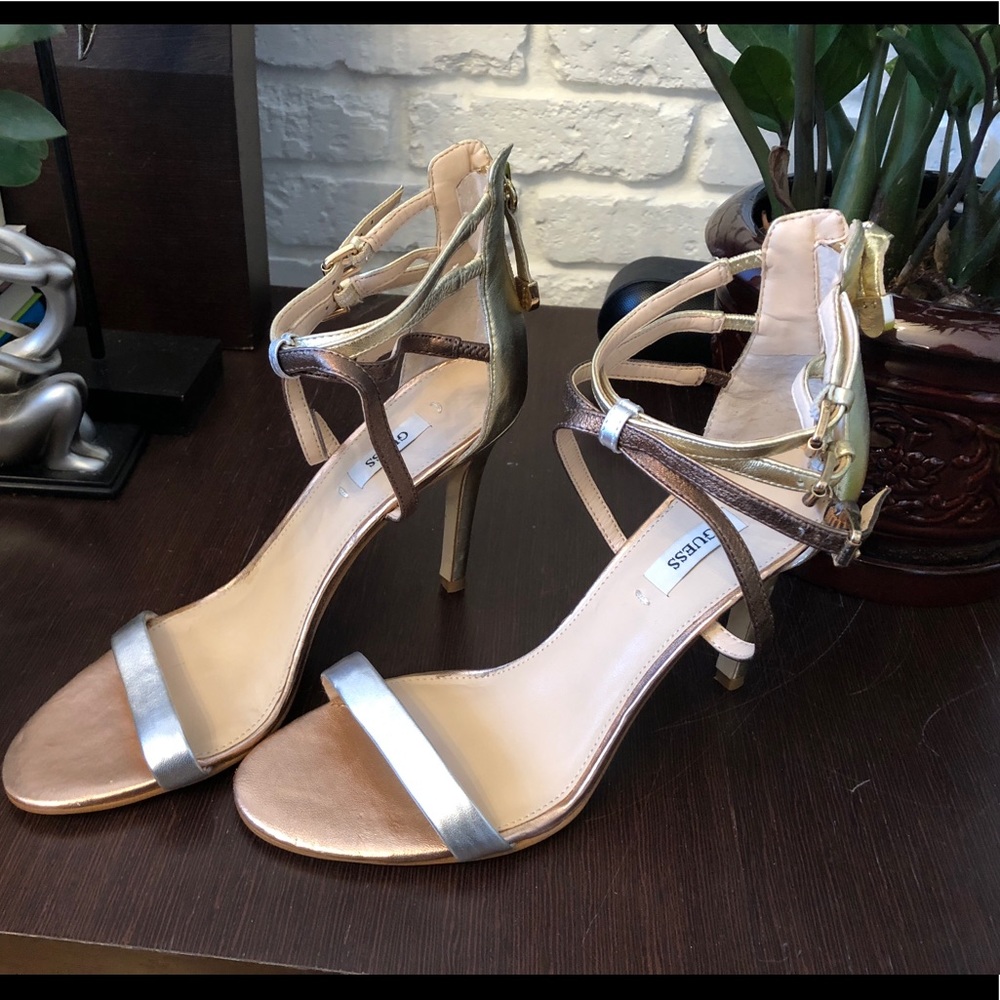 Guess sandals sz 38
